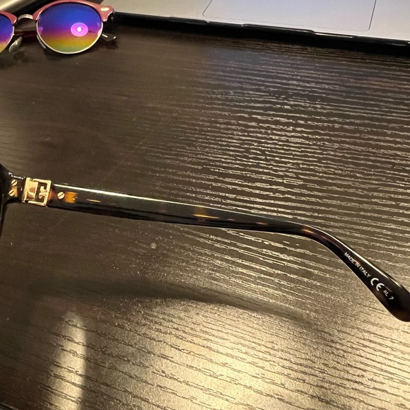 Givenchy sunglasses - Picture 4 of 4